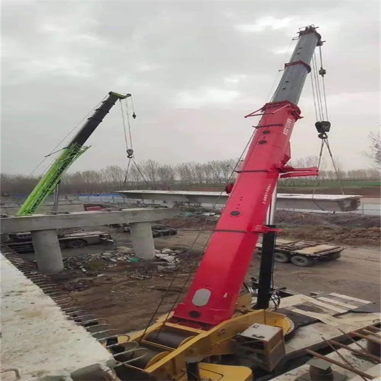 高明钢构件起吊,吊点采用几点绑扎